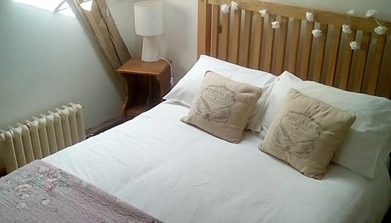 Chez Gondat Chambre D'Hotes Saint-Martial-sur-Isop 외부 사진